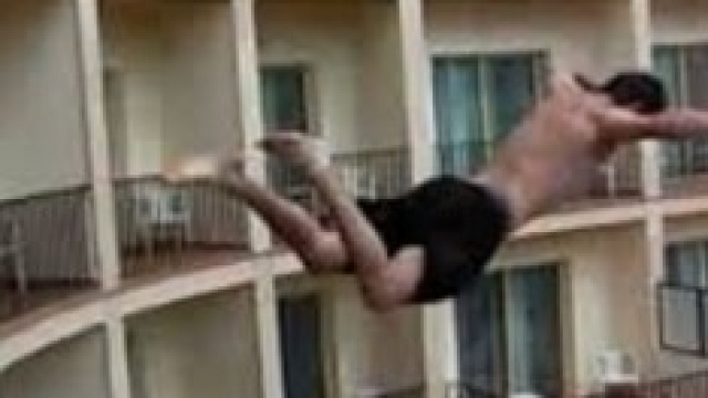 Morire a 20 anni per Balconing