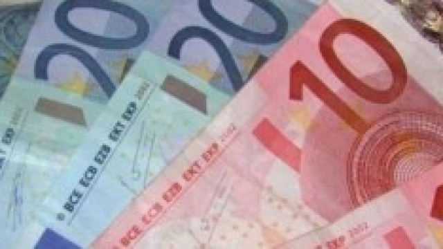Scuola, stipendi docenti, Ata, scatti di anzianit&agrave;
