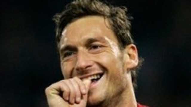 Francesco Totti giudice di un talent show.