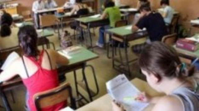 Scuola, lavoro, permessi brevi e stipendio docenti
