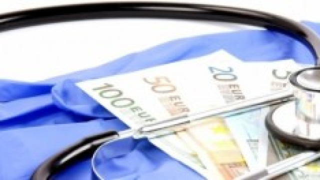 Stetofonendoscopio e banconote euro