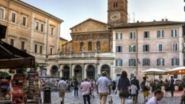 Ragazzina si suicida a Trastevere
