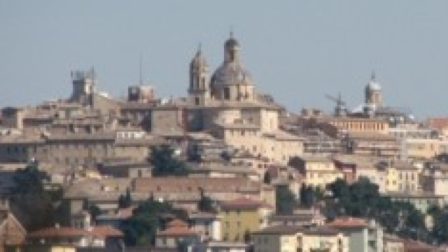 Donna aggredita e minacciata a Macerata