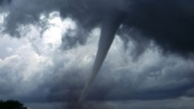 Una tromba d'aria si &egrave; abbattuta su Ancona