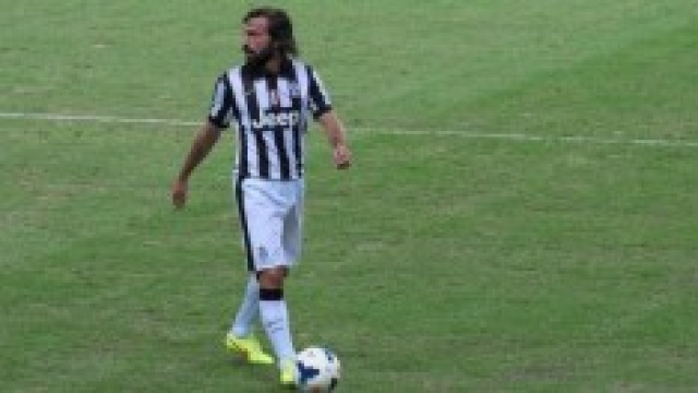 Lo juventino Pirlo in azione