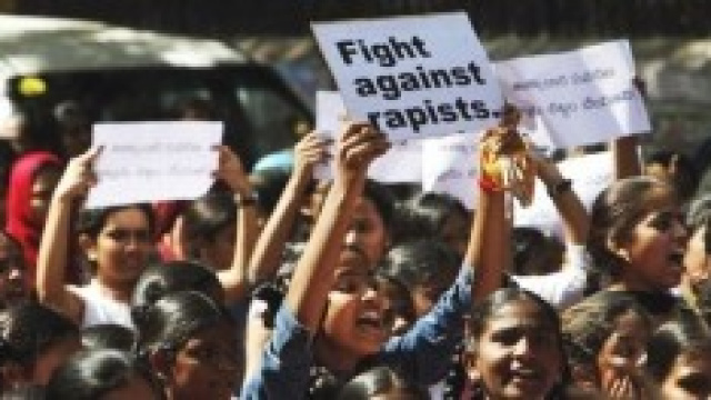 Protesta contro l'ondata di stupri nel paese