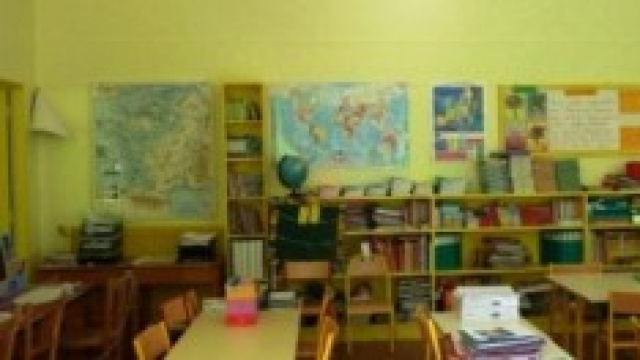 Renzi ha promesso assunzione di 150 mila docenti.