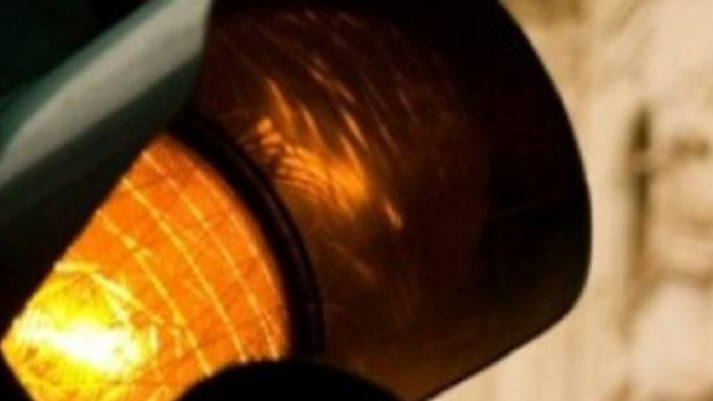 Il giallo del semaforo si riduce a 3 secondi