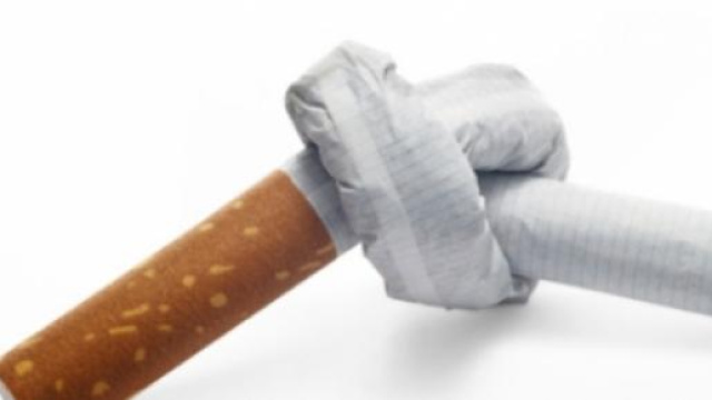 Una sigaretta completamente annodata