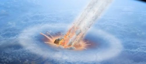 Meteorito cayendo a la Tierra.