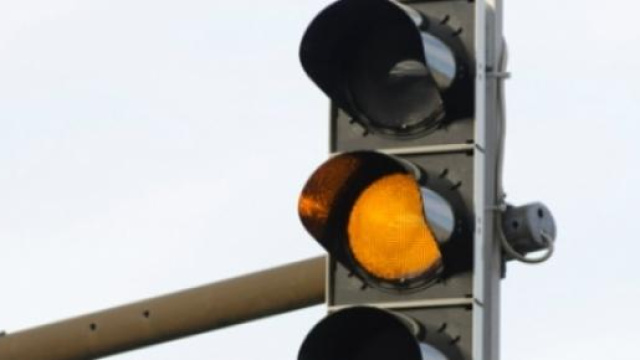 Il semaforo col colore giallo