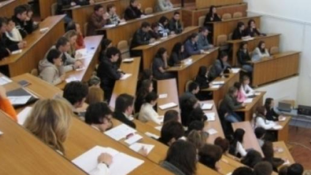 Miur: bando di concorso per assistenti all'estero