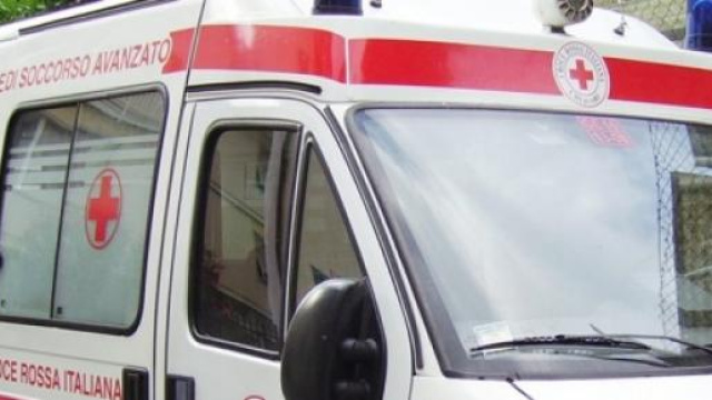 Tevere tragedia: un ragazzo precipita
