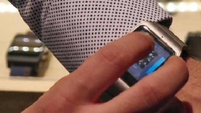 Samsung imita Apple: ecco Smart watch Orbis