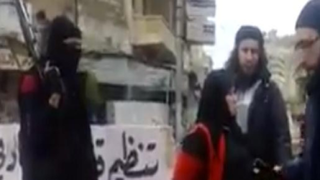 Siria, uccisa una donna accusata di adulterio