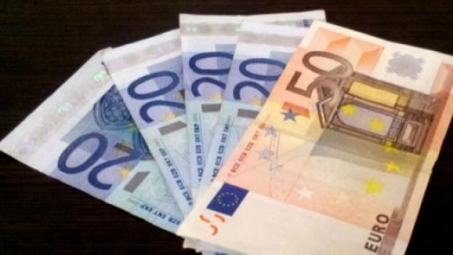 Stipendi e buste paga in ritardo per i lavoratori