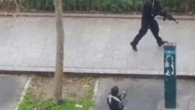 Terroristi a Parigi fanno paura all'Europa.