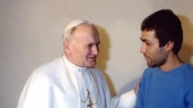 Giovanni Paolo II e Al&igrave; Agca