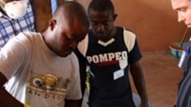 Virus Ebola in Africa, allarme Oms