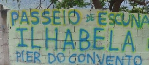 Em S&atilde;o Sebasti&atilde;o, escunas saem no pier do convento