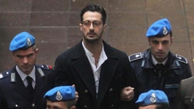 Fabrizio Corona portato in carcere a Milano.