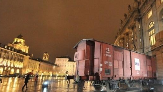 Il vagone in Piazza Castello a Torino