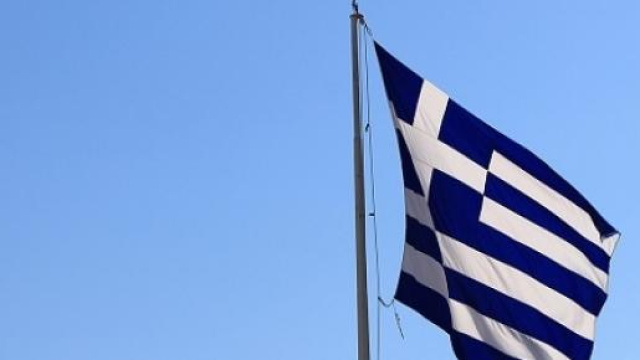 Una bandiera della Grecia prima delle elezioni