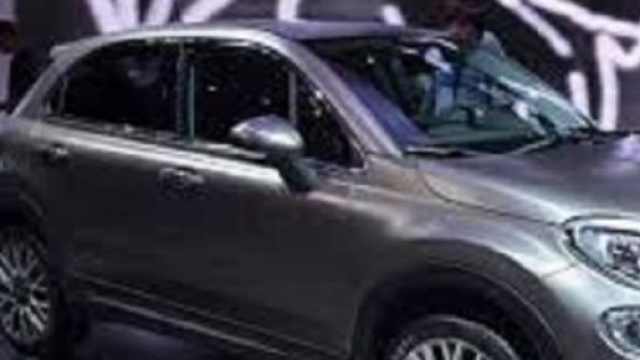 Fiat 500X: pubblico delle grandi occasioni oggi