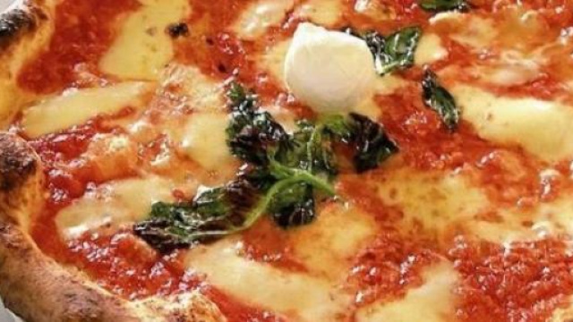 Pizza di pasta sfoglia fatta in casa