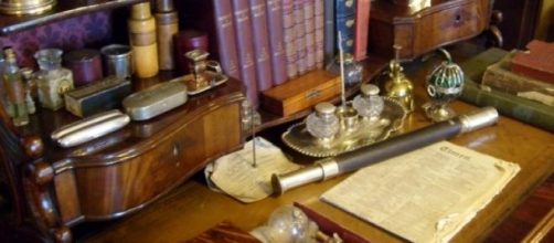 Advertising your services on facebook and linkedin