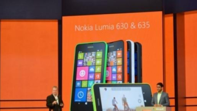 Expert Vs MediaWorld: cellulari in promozione