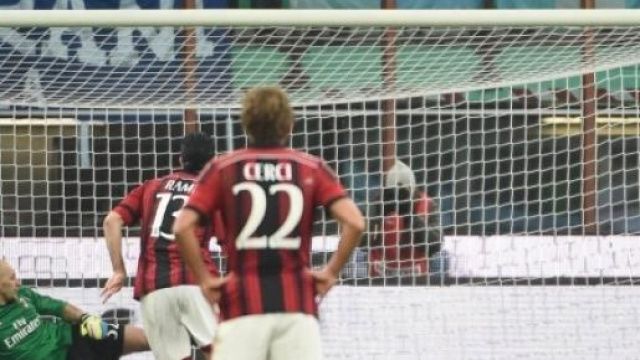 Lucas Biglia realizza il rigore del definitivo 1-0