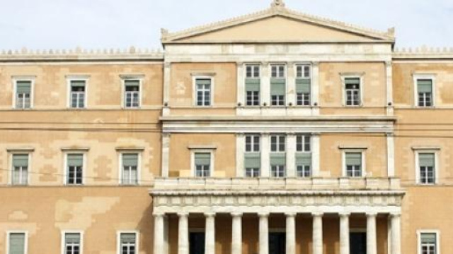 Il parlamento greco avvia nuove  riforme