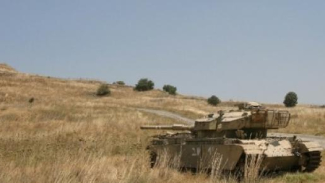 Tank israeliano sulle alture del Golan