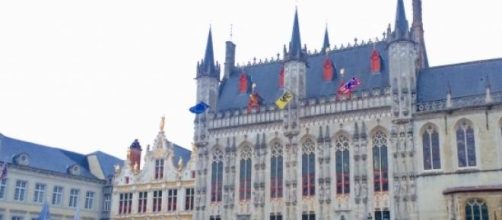 Ayuntamiento de la ciudad en la plaza Burg