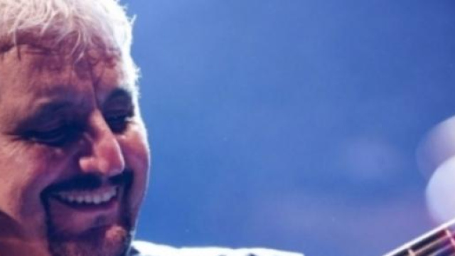 Napoli organizza un Flash Mob per Pino Daniele.