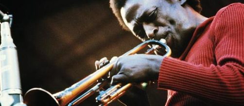 Miles Davies em transi&ccedil;&atilde;o para o jazz fusion