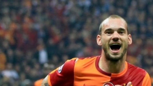 sneijder si allontana dalla juve