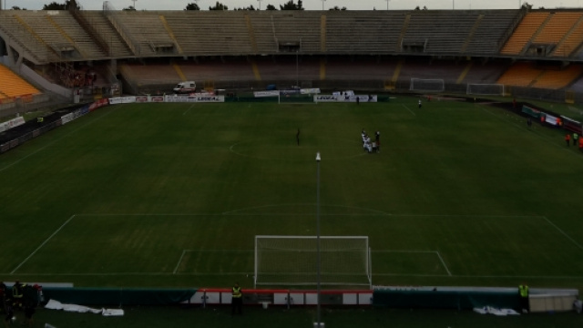 Il Lecce perde 4-0 contro il Foggia.