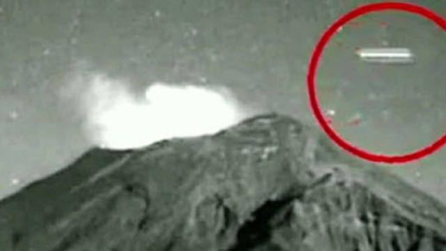 UFO sigariforme ripreso sul Popocatepetl