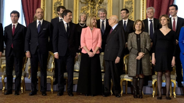 L'istantanea del giuramento del governo Renzi