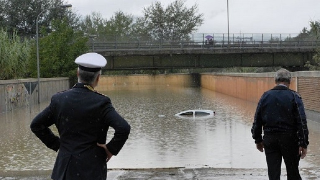 Maltempo in Campania, esonda il fiume Calore
