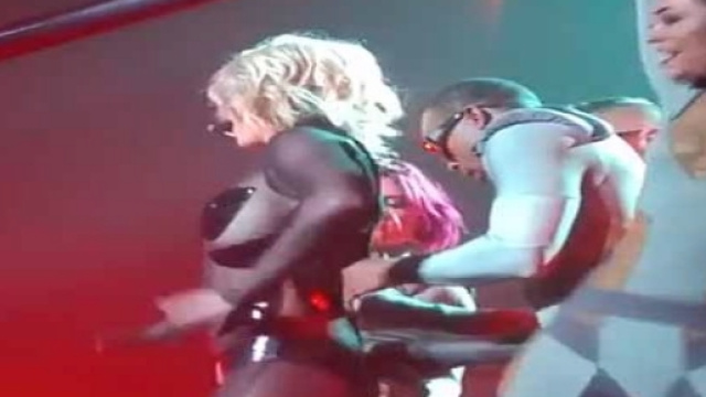 Beritney Spears resta senza veli a Las Vegas