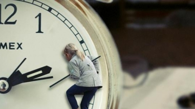 Cambio ora solare: i sintomi sulla salute