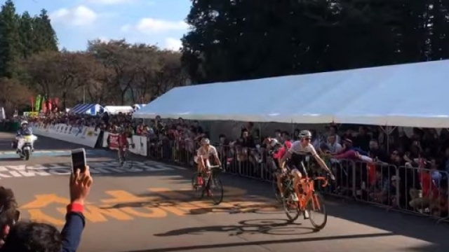 Lo sprint finale: vince Mollema su Ulissi