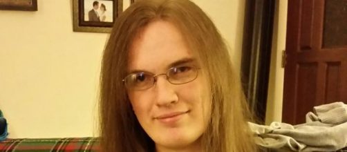 Ashley Hallstrom comete suic&iacute;dio nos EUA