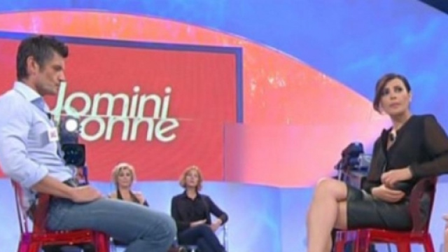 Uomini e donne e Una Vita replica