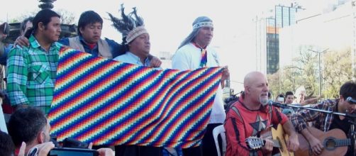 Desde febrero, los Qom acampan en la 9 de Julio