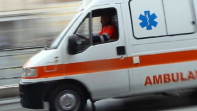 L'ambulanza corre per salvare le vite