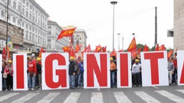 Una manifestazione di protesta di insegnanti